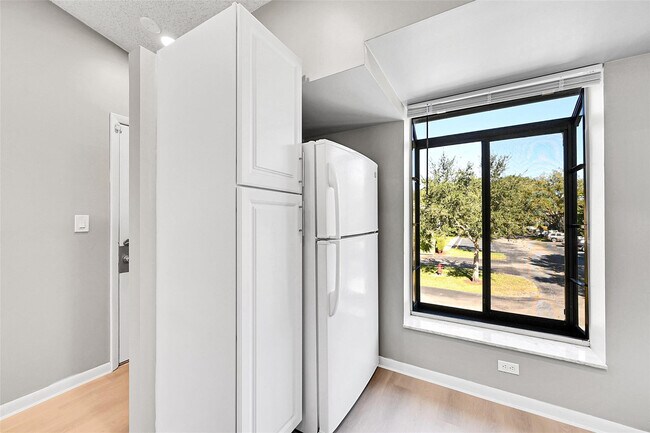 Photo - 719 Gardens Dr Unit 201