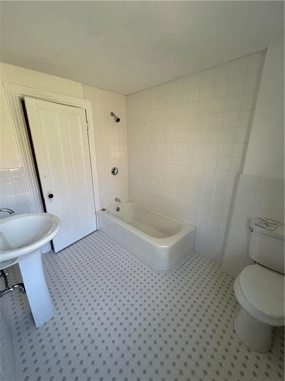 Photo - 2165 Hartford Ave