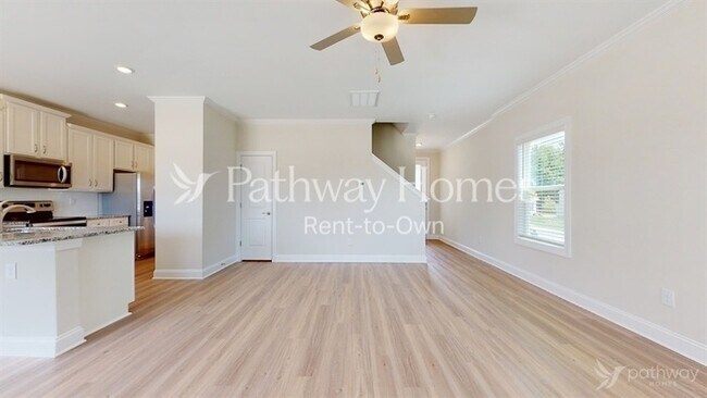 Photo - 121 N Sina St