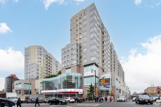 Building Photo - 40-26 College Point Blvd Unit 9E Rental