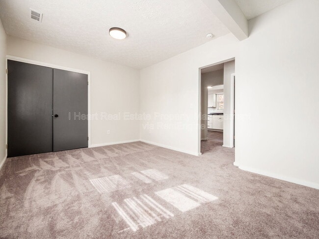 Photo - 878 1/2 Sullivant Avenue