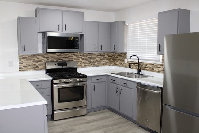 Photo - Spacious 4 bedrooms and 2 bathrooms in Kan...