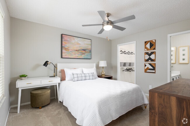 2BR, 2BA - 950SF - Primary Bedroom