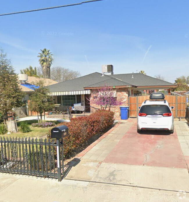 Building Photo - 1409 9th Ave Rental