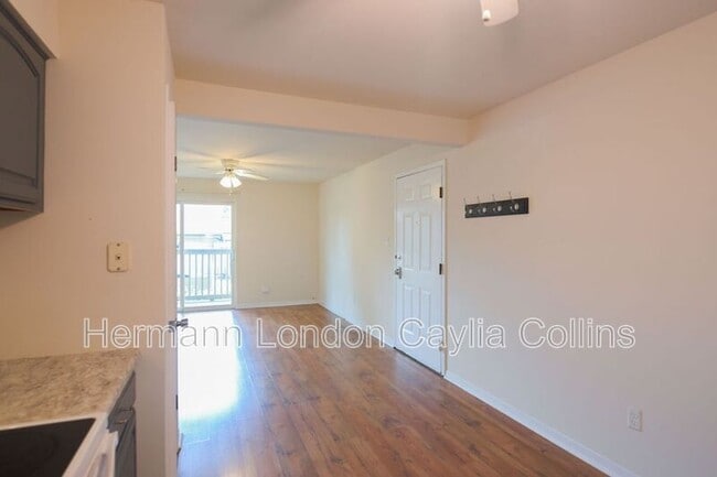 Photo - 725 Ridgeside Dr