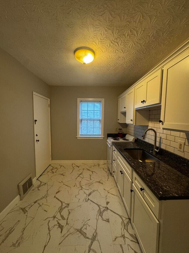 Photo - 148 Shawnee Pl Unit 2