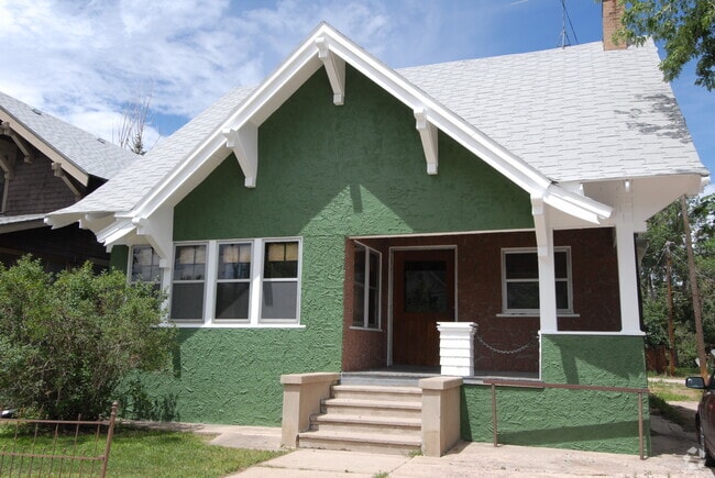 Building Photo - 306 E Cache La Poudre St Rental