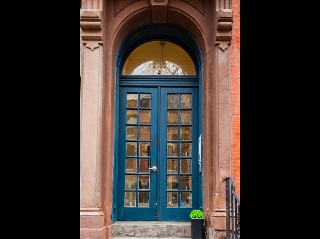 Photo - 2122 Spruce St