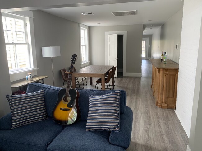 Photo - Charming Duplex in the Heart of Uptown New...