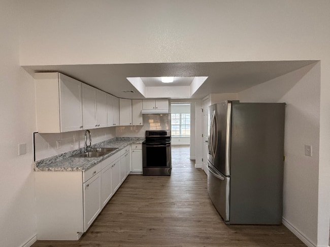 Photo - 6614 Robin Forest