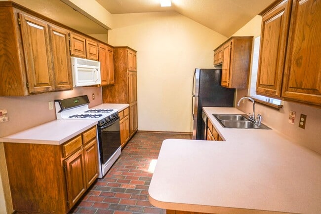 Photo - 3 bed/2 bathroom near State Highway 9