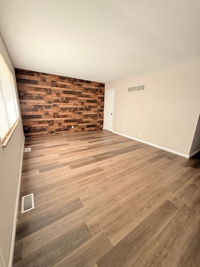 Photo - 3 Bedroom Home for rent in Florissant