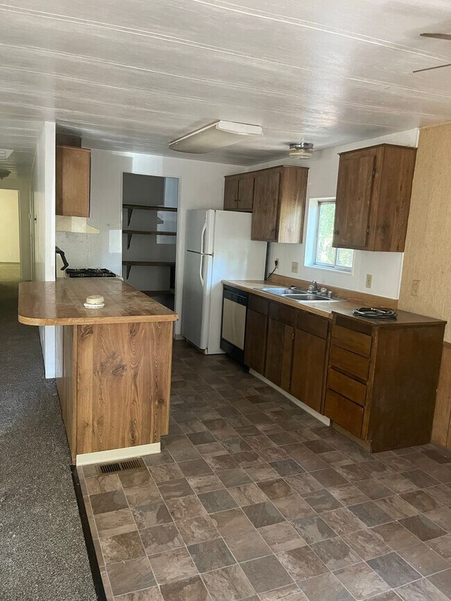 Photo - Upper Magalia Cute & clean 2 bed, 2 bath, storage shed, natural landscaping