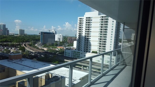 Photo - 79 SW 12th St Unidad 1506-S