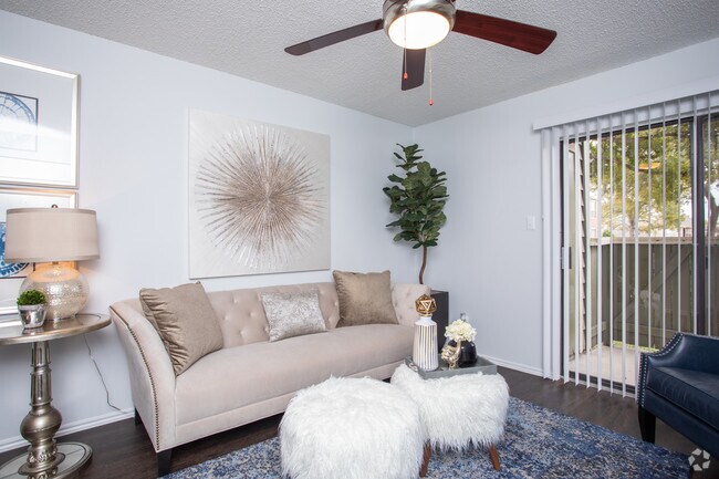 1HAB,1BA - 577 ft² - Sala de estar - 5 Fifty Apartments