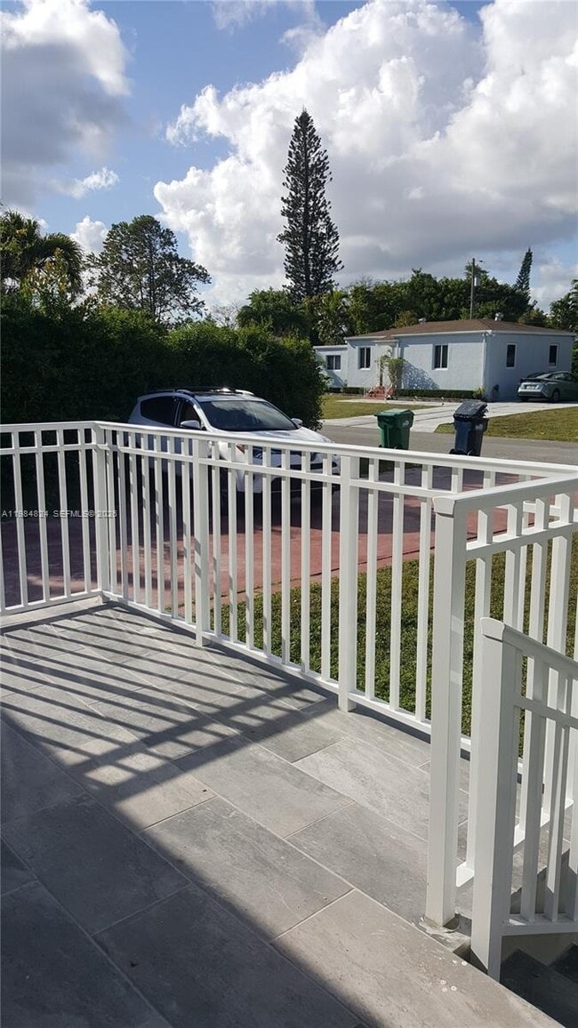 Photo - 6300 SW 21st St