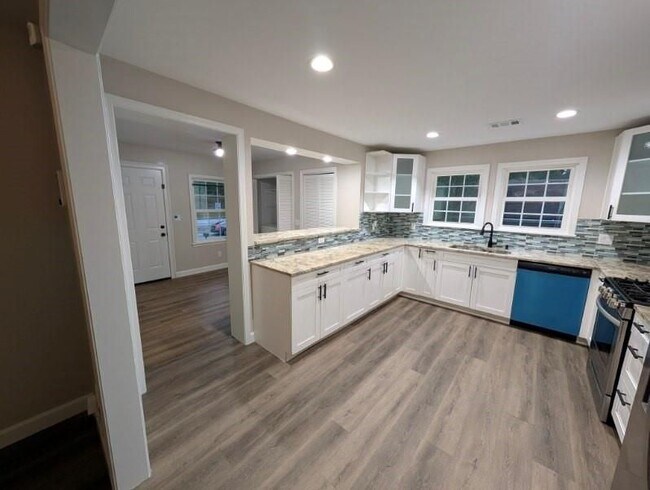 Photo - 2839 Five Forks Trickum Rd SW