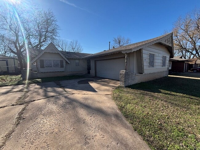 Building Photo - Wonderful 3 Bed 1.5 in Del City