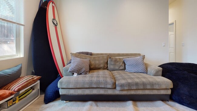 Photo - 5126 Ewing St