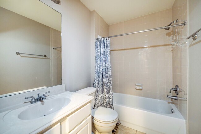 Building Photo - 5314 Blossom St Rental