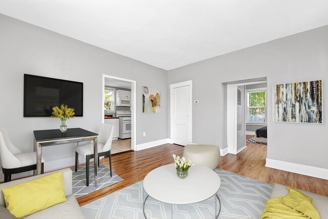 Photo - 2345 Gaebler Ave