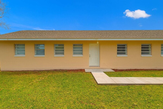 Photo - NEWLY RENOVATED 3 BEDROOM, 2 BATH HOME – ALL UTILITIES INCLUDED & NO HOA! Unit 2