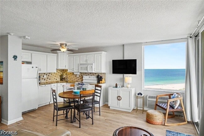 Building Photo - 7330 Estero Blvd Unit 906