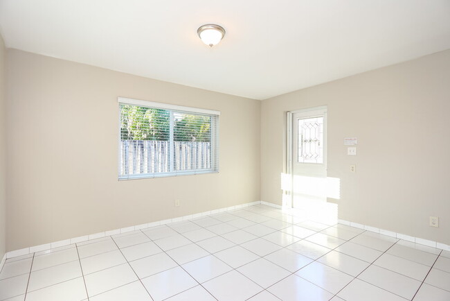 Photo - 9429 Saddlebrook Dr