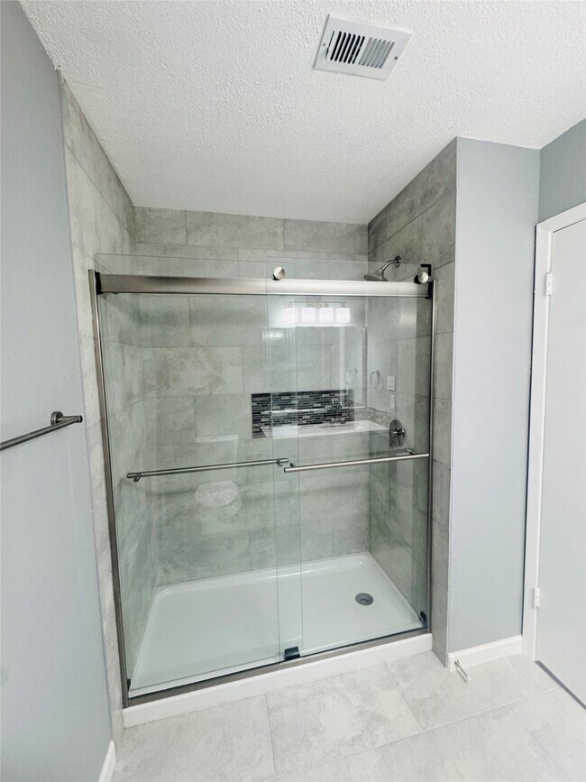 Photo - 12509 Newbrook Dr Unidad 331