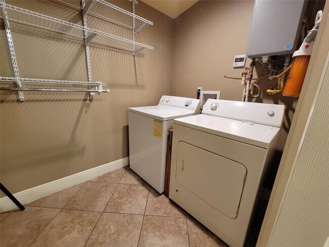 Photo - 2419 Stonecrest Dr