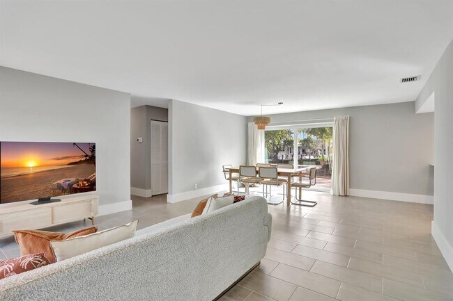 Photo - 400 SE 5th Ct