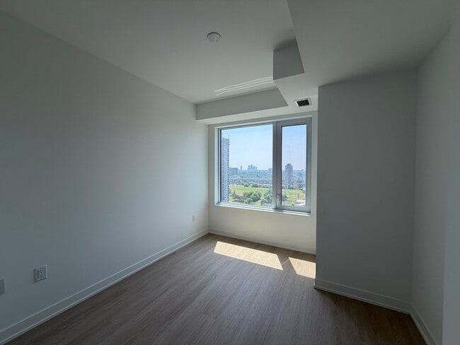 Photo - 15 David Salomon Dr Unit 1510