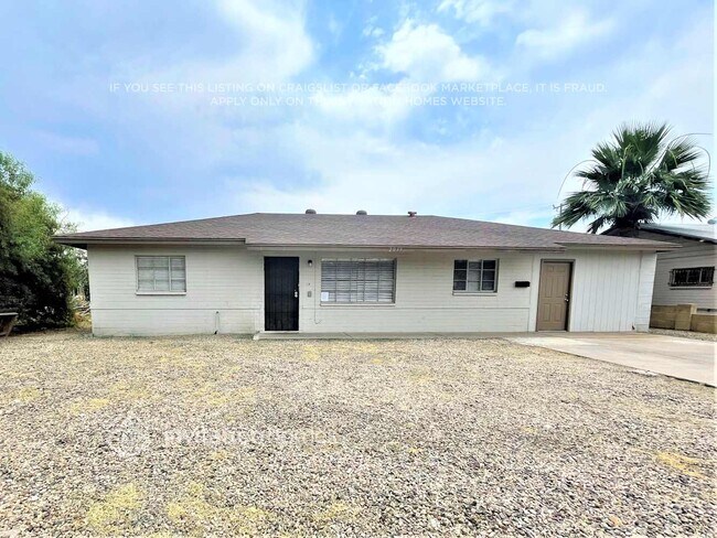 Building Photo - 2039 E Osborn Rd