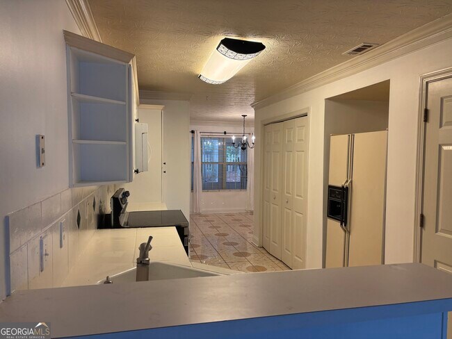 Photo - 12 Intown Pl