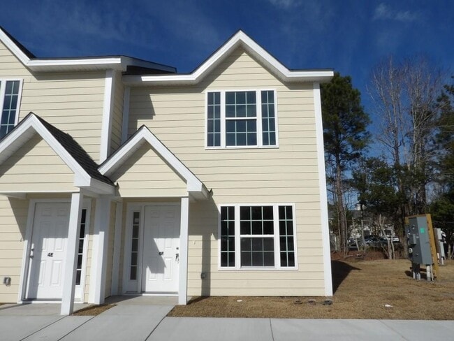 Building Photo - 4116 Horseshoe Rd N