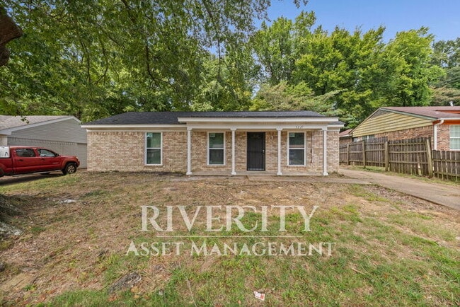 Building Photo - A Must See!!!!! Section 8 Friendly & Ready... Rental