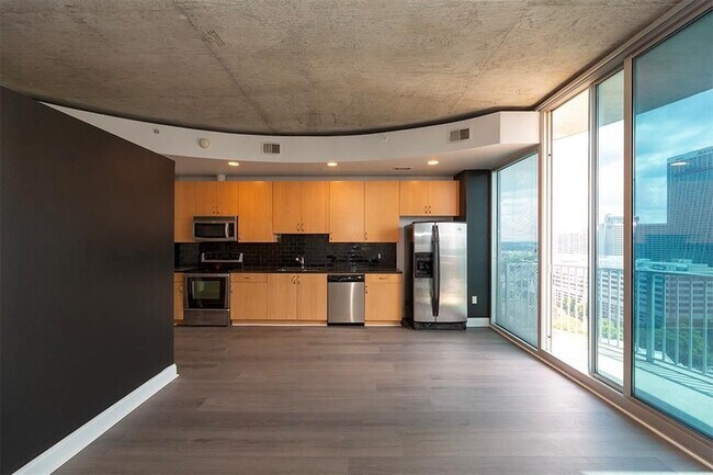 Photo - 400 W Peachtree St NW Unit 2310
