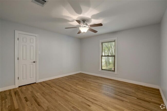 Building Photo - 2101 N Lamar Blvd Unit 7 A Rental
