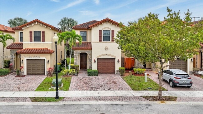 Building Photo - 101 NE 37th Pl