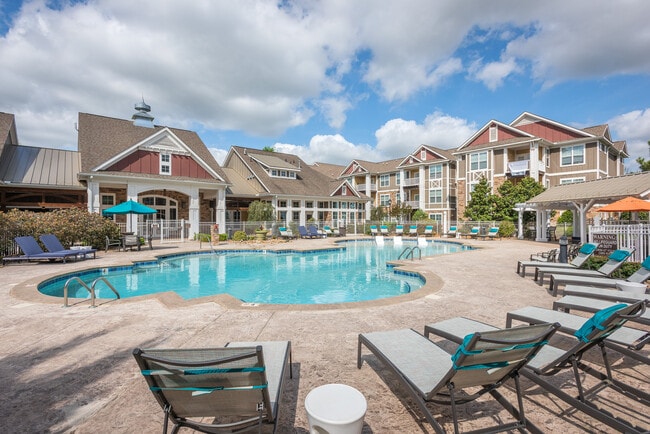 Resort Style Pool - Pavilion Village