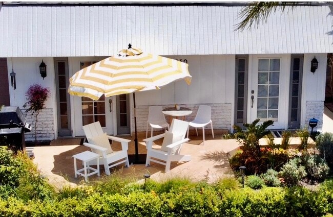 Patio delantero - 150 Pomona Ave Unidad #4