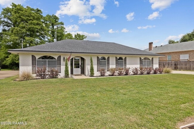 610 E Demanade Dr
