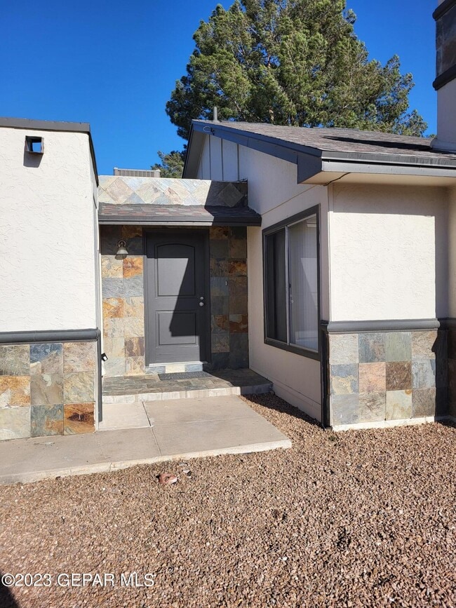 Photo - 1802 Frank Sinatra Pl