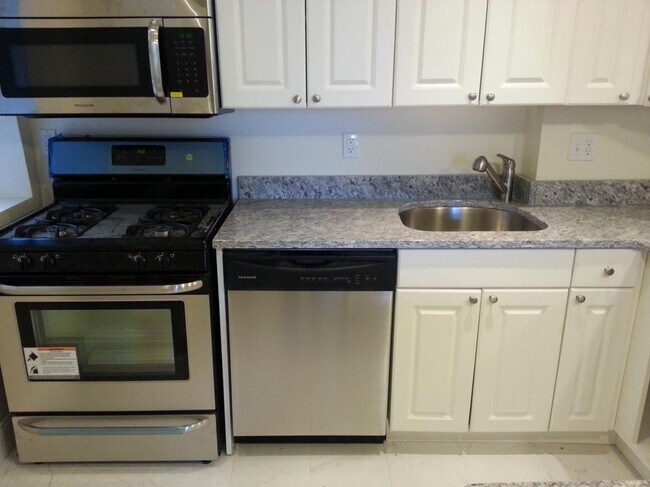 Photo - 2001 Commonwealth Ave Unidad 5