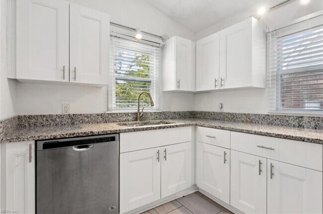 Photo - 7622 Newport Ave Casa