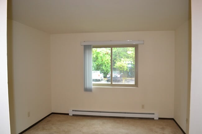Quail Hollow Apartments