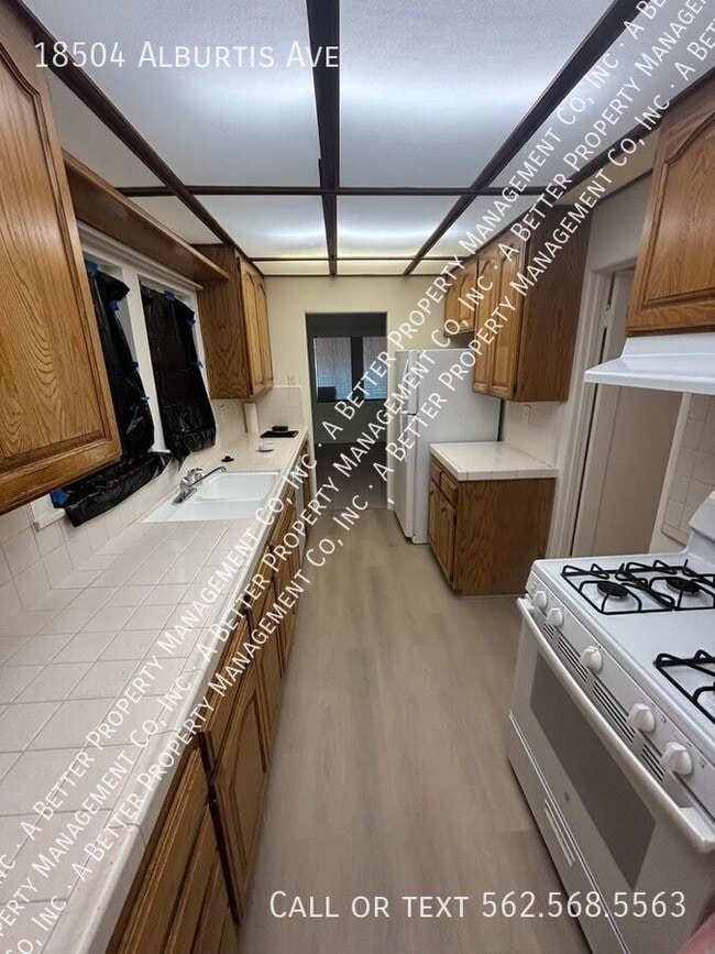 Photo - 18504 Alburtis Ave