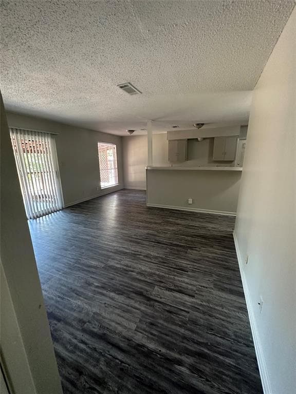 Photo - 303 Tamworth Ave