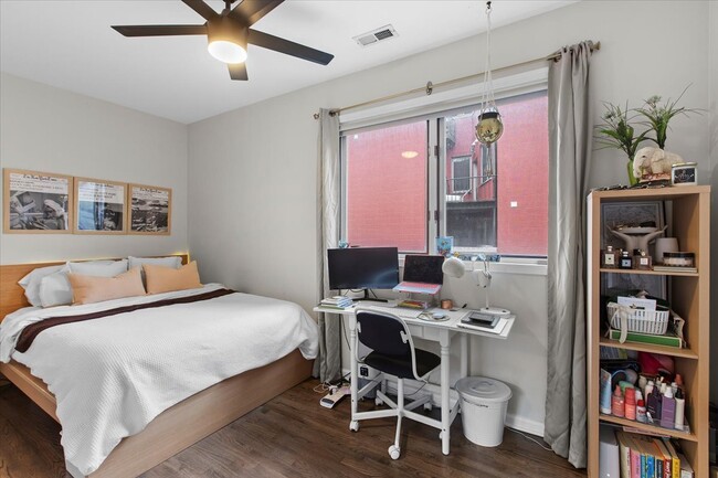 Photo - 2209 W North Ave Unit 3