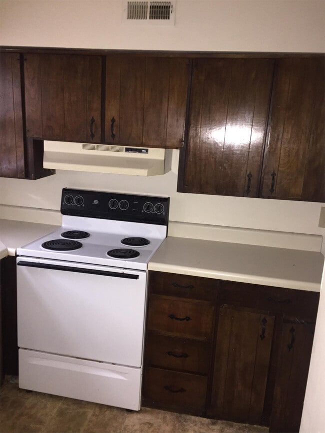 Photo - 415 Barberton Dr